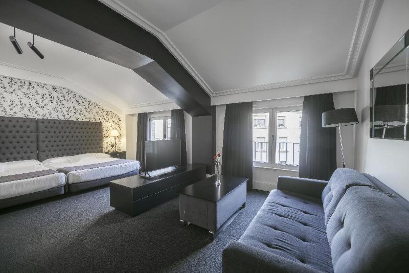 בילבאו Hotel Lopez De Haro חדר תמונה Suite