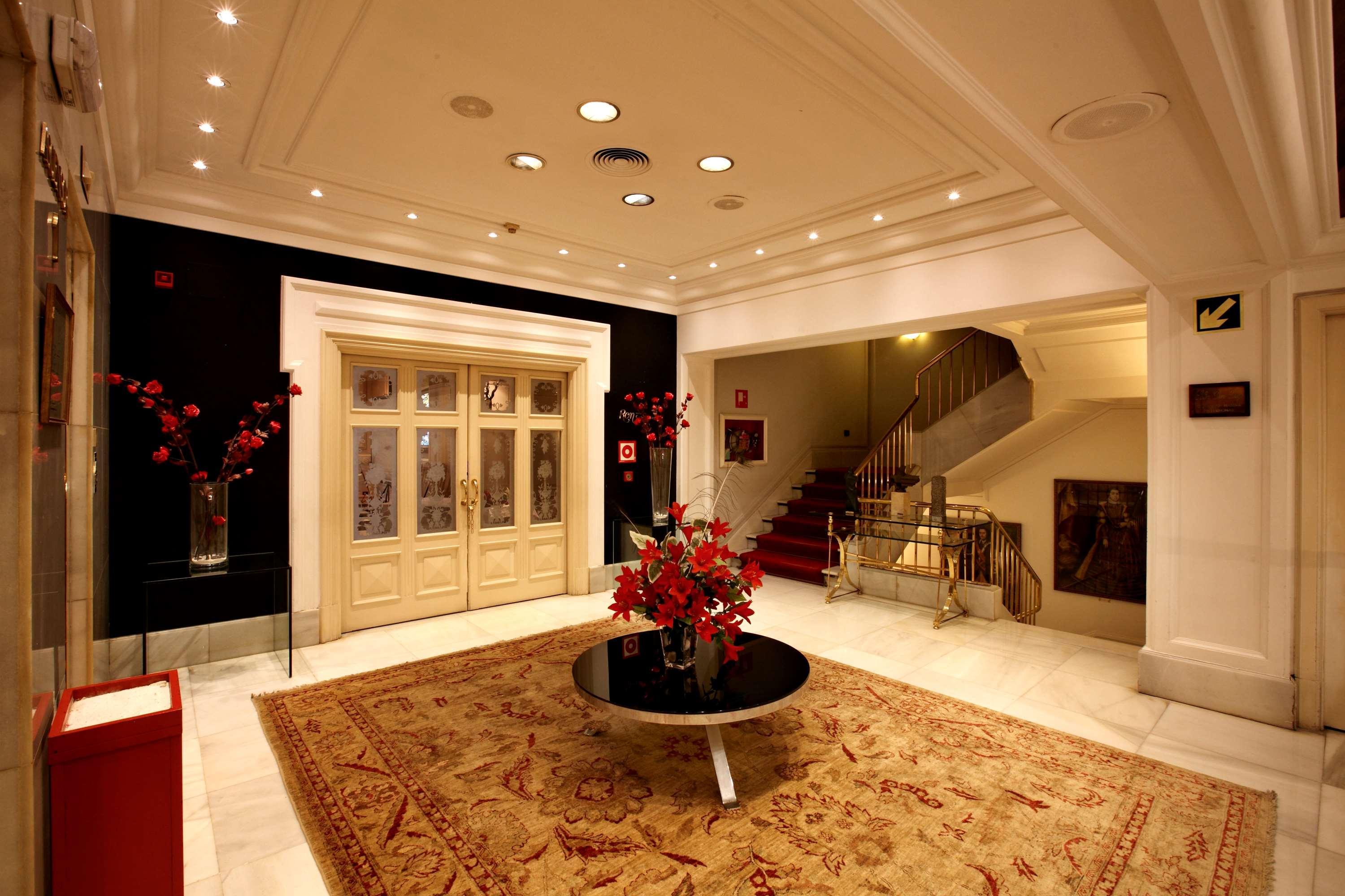 בילבאו Hotel Lopez De Haro מראה חיצוני תמונה The lobby of the hotel