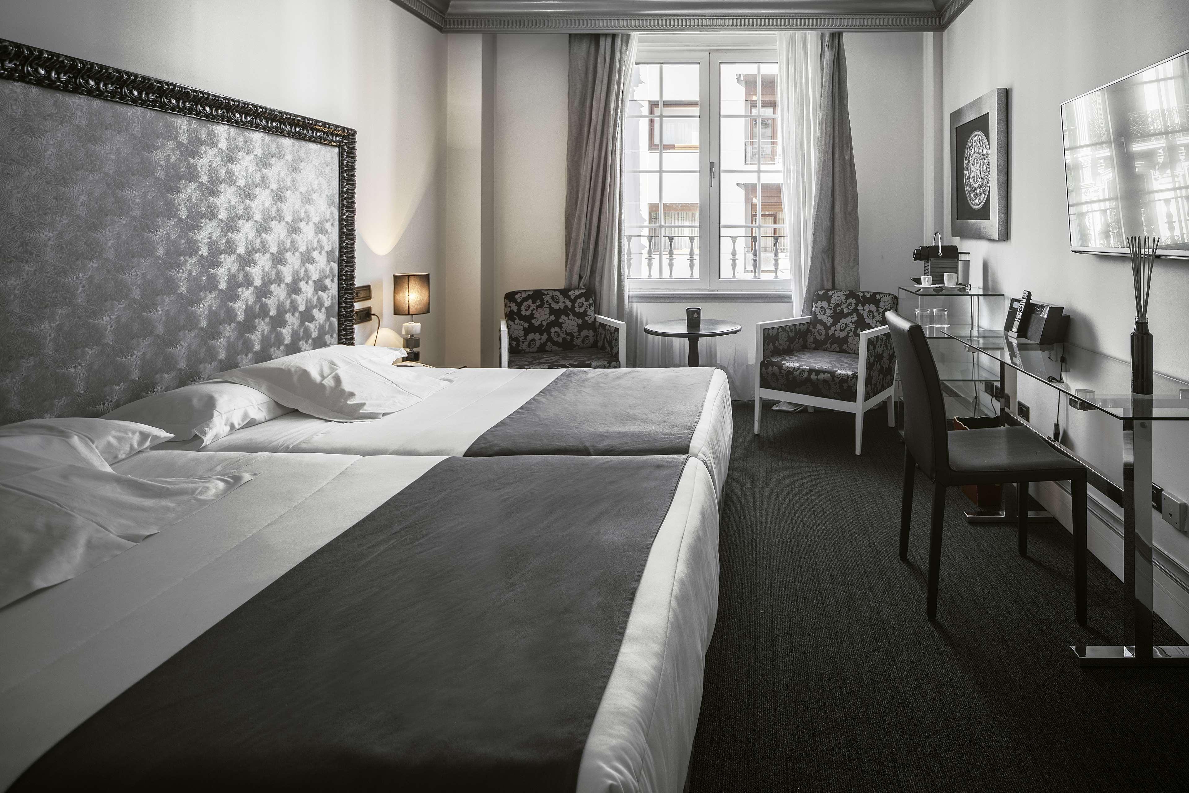 בילבאו Hotel Lopez De Haro מראה חיצוני תמונה
