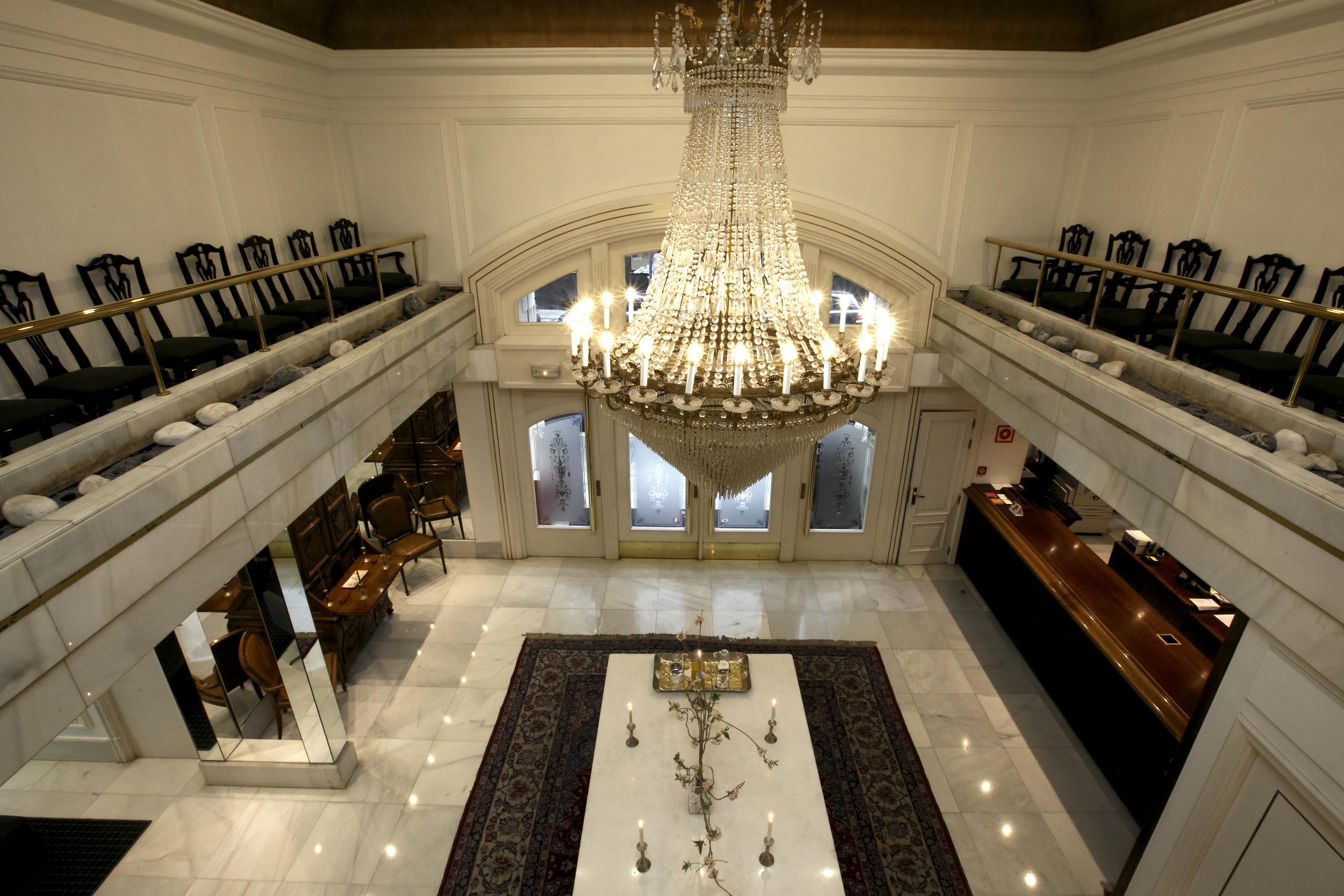 בילבאו Hotel Lopez De Haro מראה חיצוני תמונה The lobby of the hotel