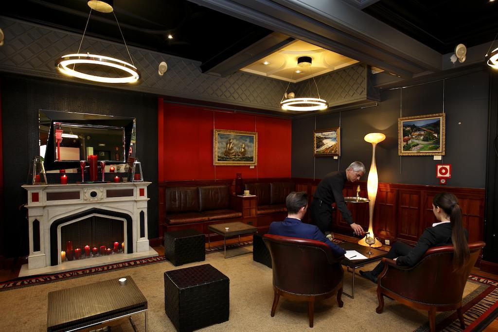 בילבאו Hotel Lopez De Haro מראה חיצוני תמונה The interior of the lounge