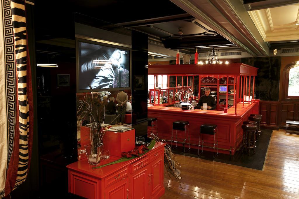 בילבאו Hotel Lopez De Haro מראה חיצוני תמונה The bar at the Hong Kong branch of the Mandarin Oriental
