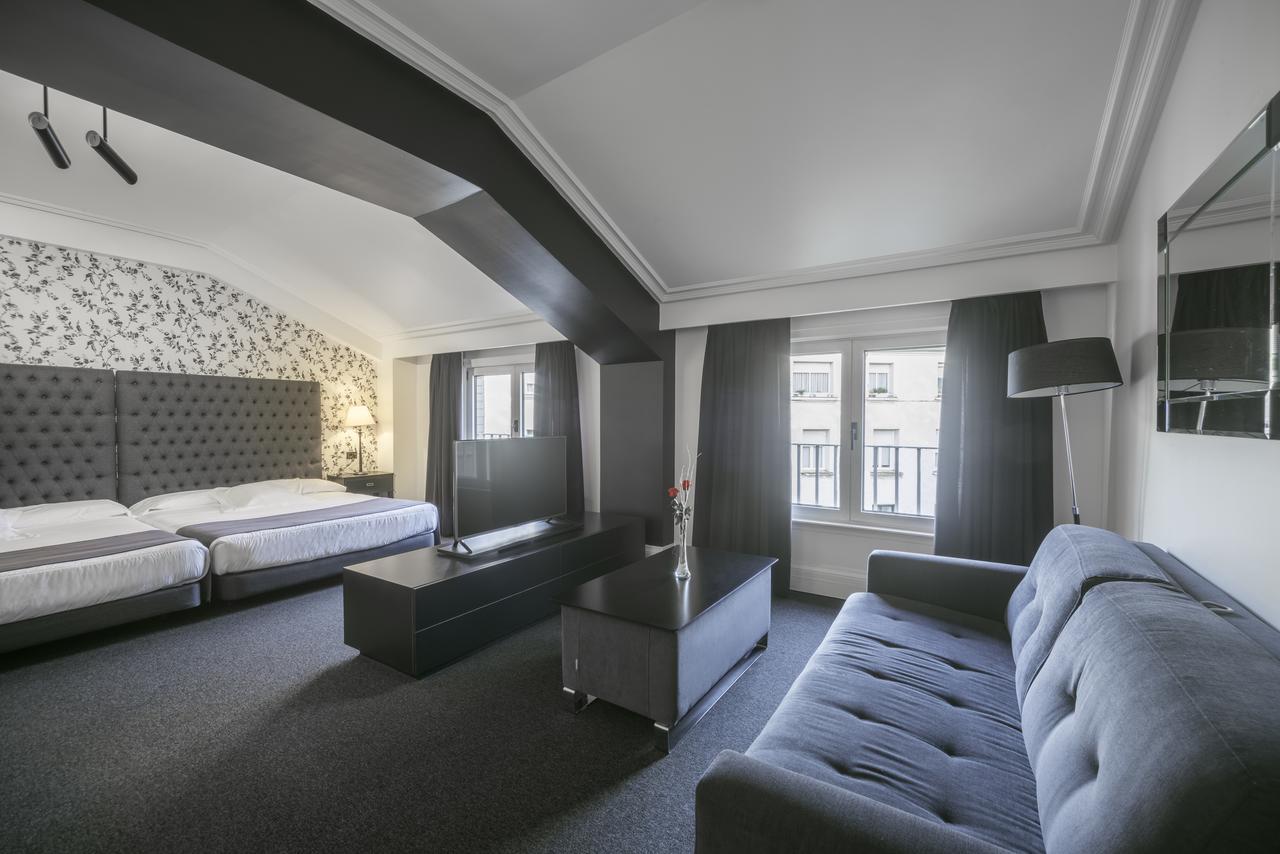 בילבאו Hotel Lopez De Haro מראה חיצוני תמונה Suite